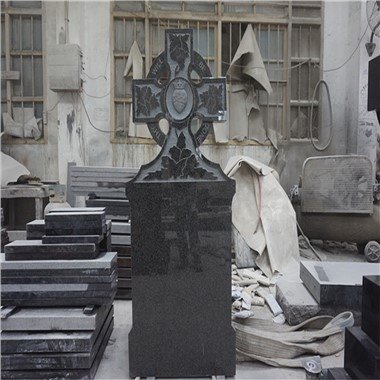Risti hauakivide monumendid