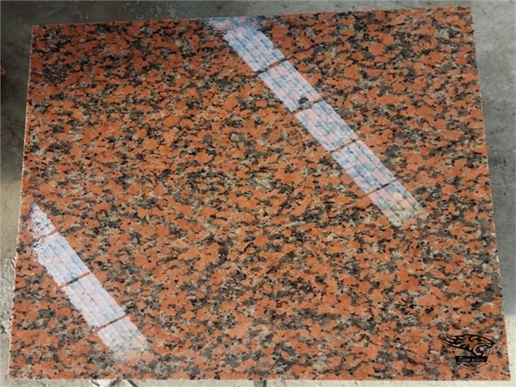 Marple punased graniitplaadid