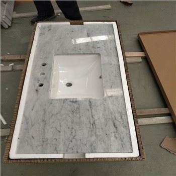 Carrara valgest marmorist edevus