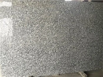 Pihustage valgeid graniitplaate