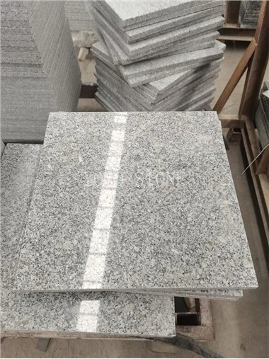 Helehallid graniitplaadid