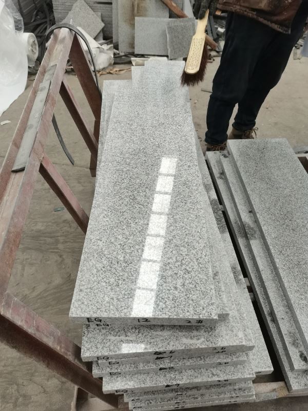 G603 hall graniidist aknalaud